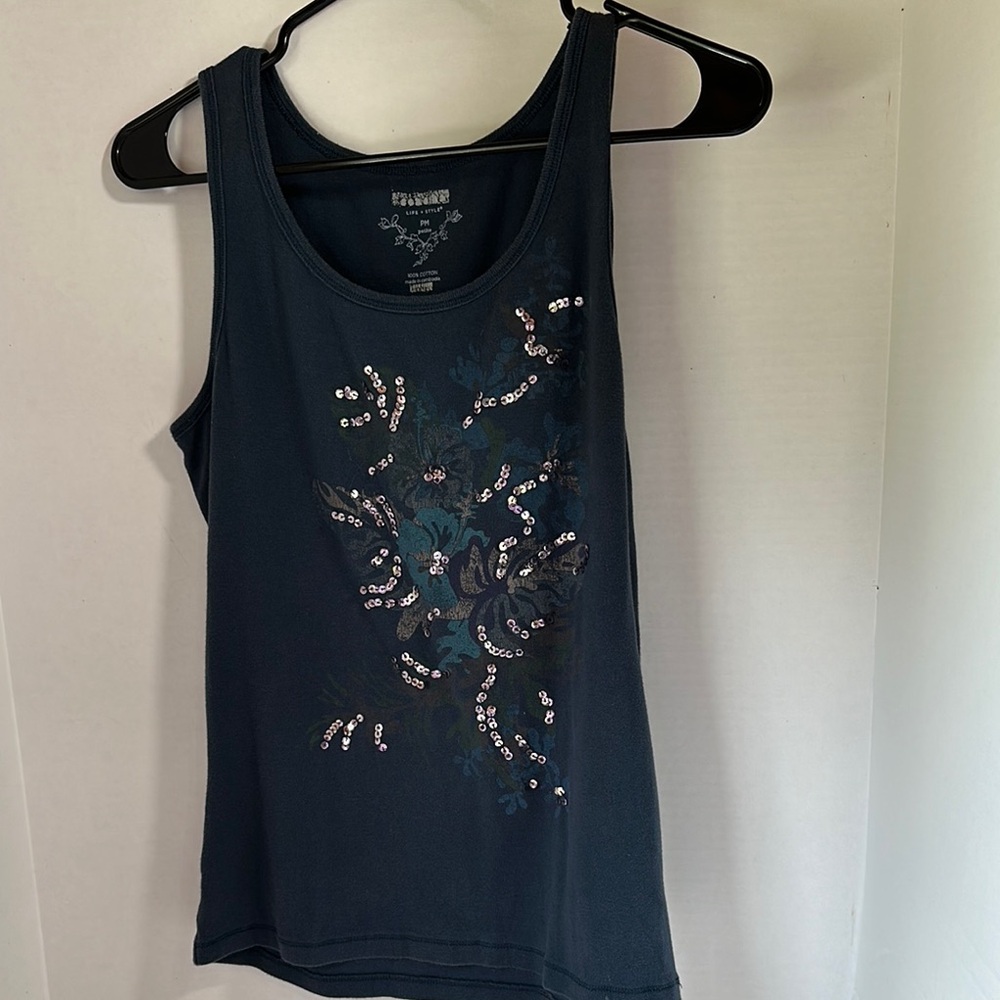 Life +style blue tank top floral design size petite medium